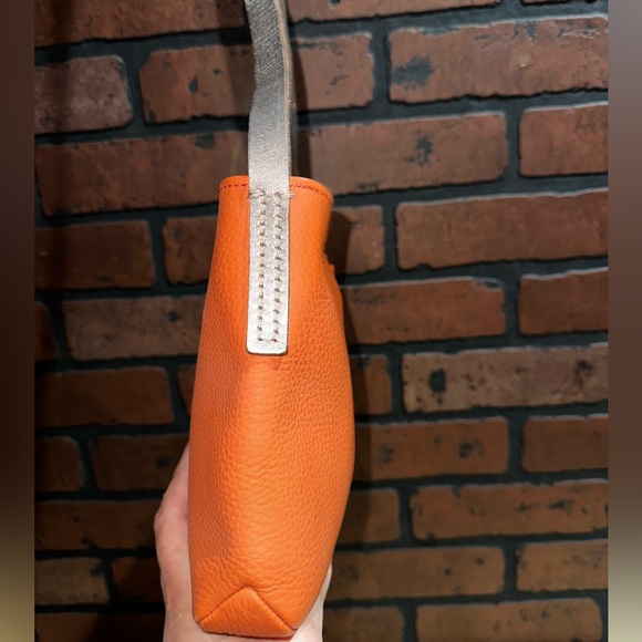 Ecco Vibrant Orange Leather Shoulder Bag - Picture 4 of 11